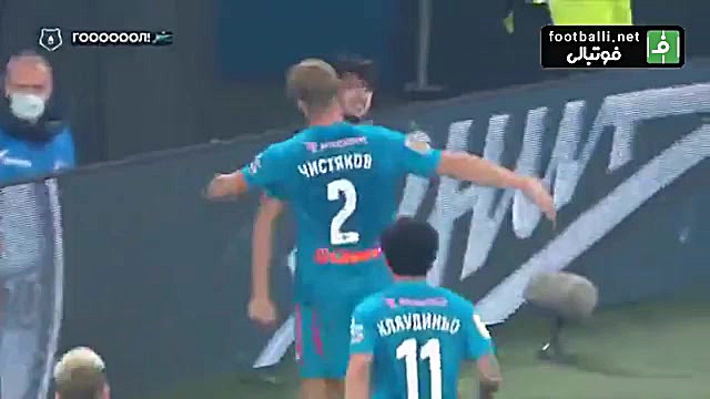 گل اول زنیت به اسپارتاکوس مسکو...