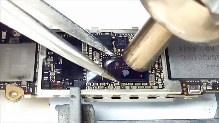 روشن کردن آیفون ۶ با تعویض آی...