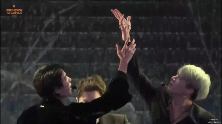 BTS  Fake Love کنسرت انلاین &l...