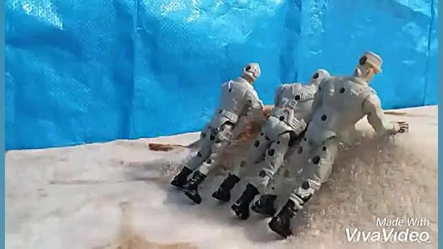 انیمیشن دیوانه ها در جنگ قسمت...