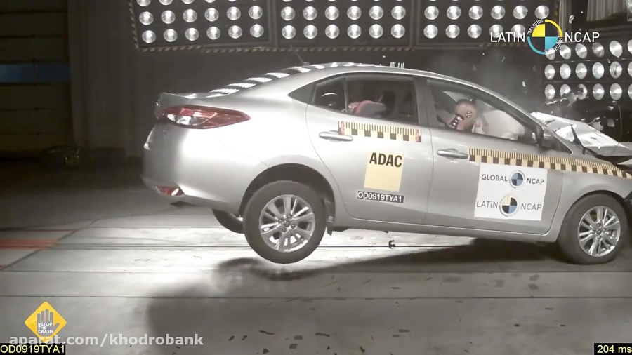 تست تصادف تویوتا یاریس با دو ک...