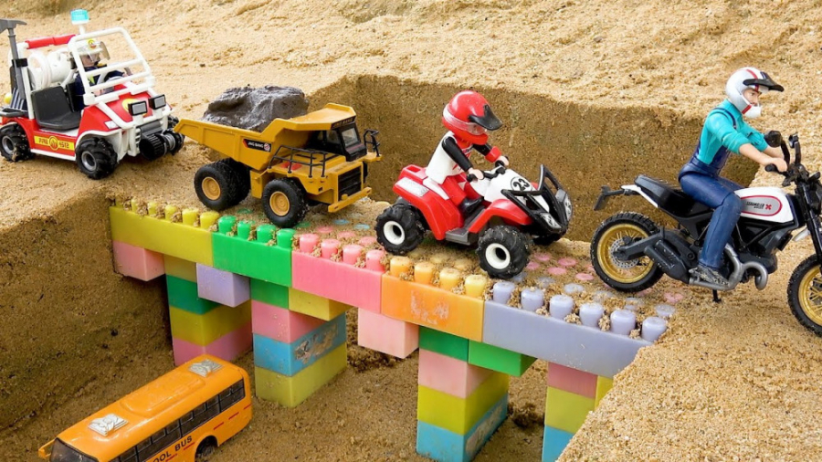 اسباب بازیها ، عبور وسایل نقلی...