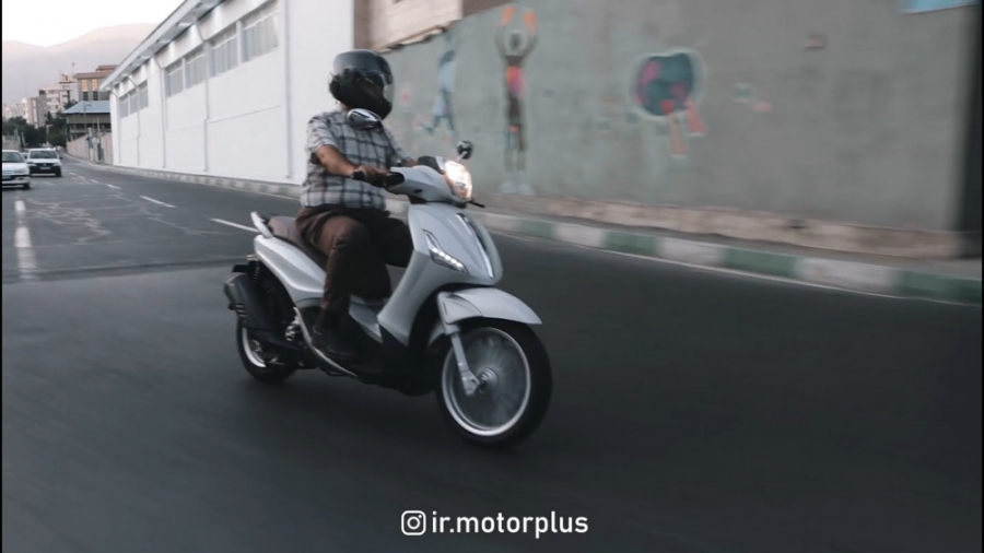 پیاجیو بورلی ۳۰۰