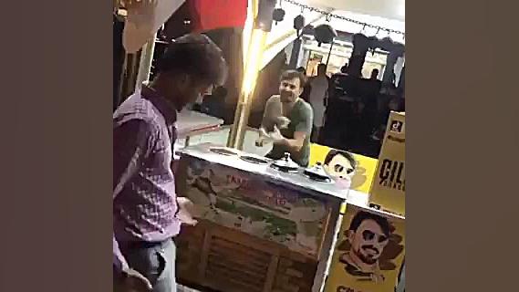 رقصیدن ایرانی در کنار بستنی فر...