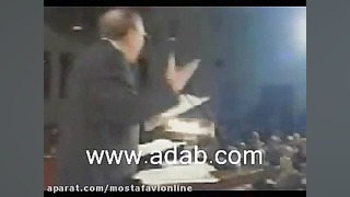 نزار قبانی  إلى امرأة لا تكتب...