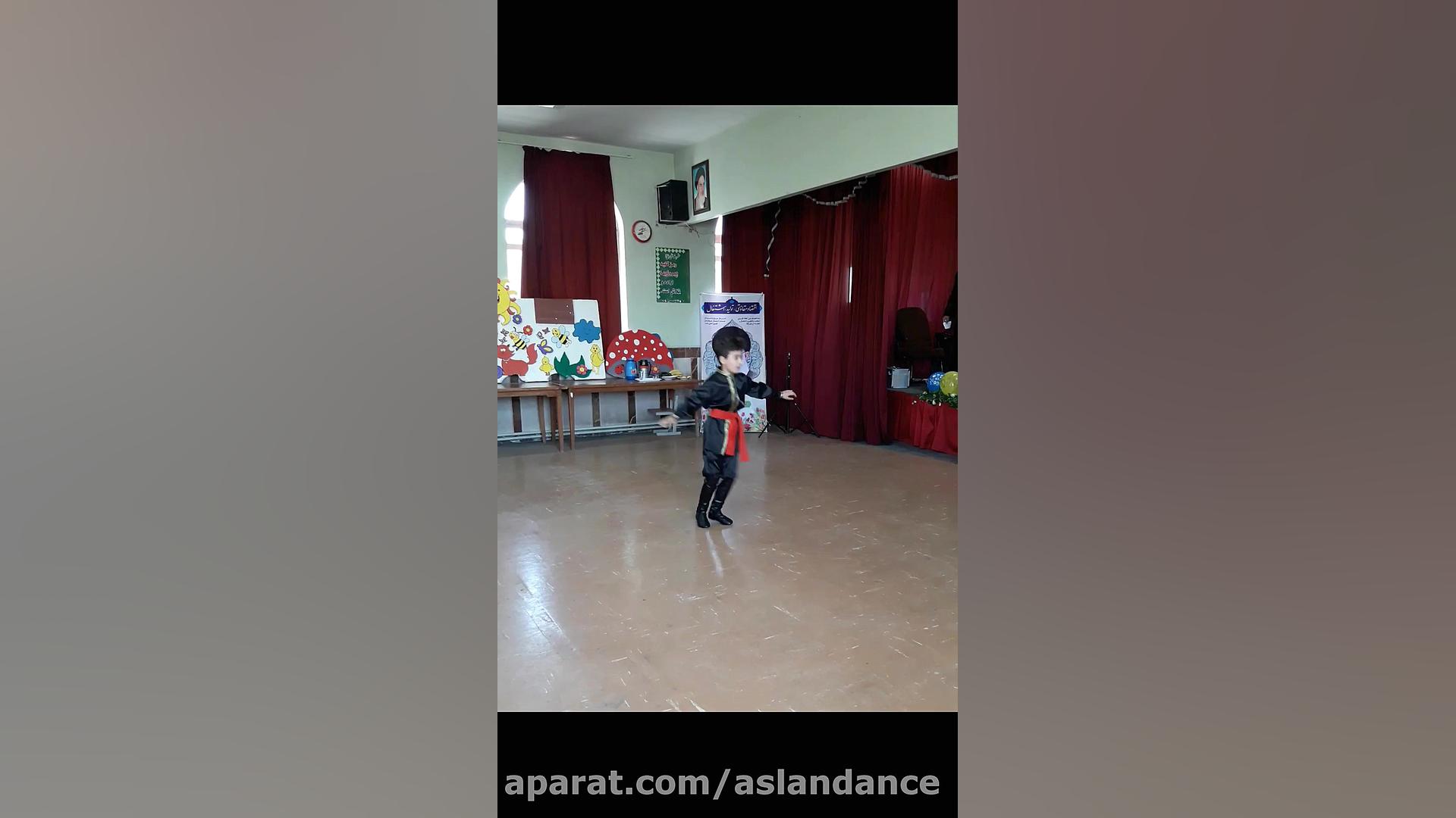 یه رقص شاد و زیبا از بچه های ن...