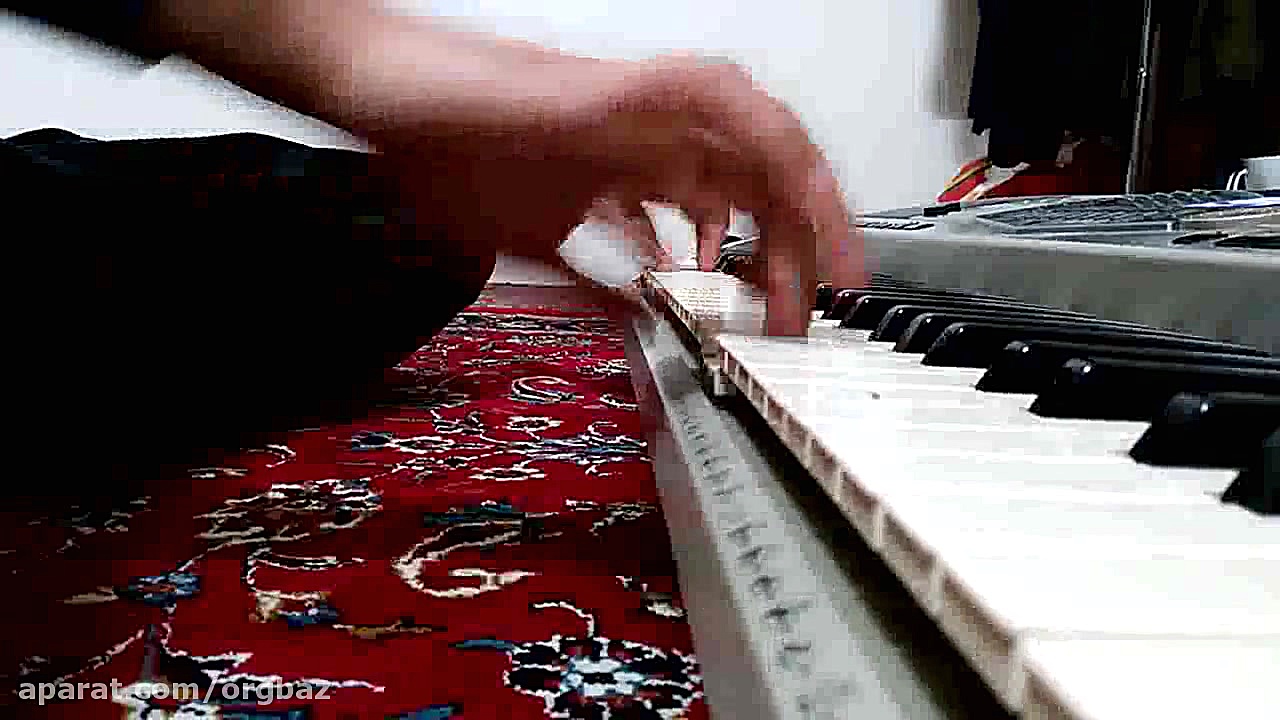 نواختن اهنگ داغ یک عشق قدیمی گ...