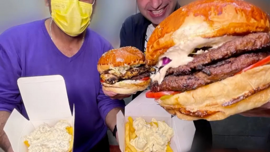 برگر حرفه ای و خوشمزه تاکرز