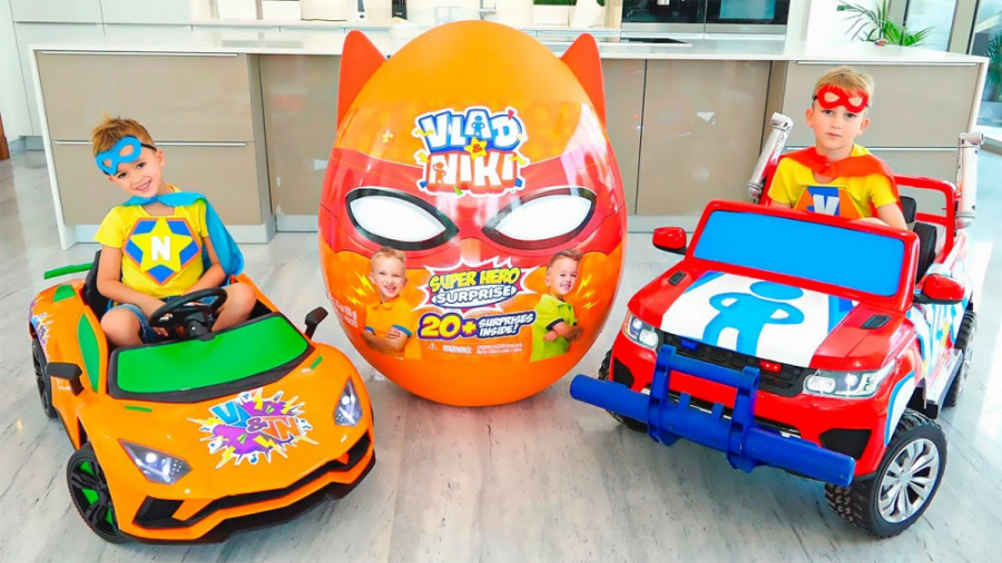 ولاد و نیکی با اسباب بازی های...