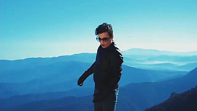 موزیک ویدیو غیر عادی محسن ابرا...