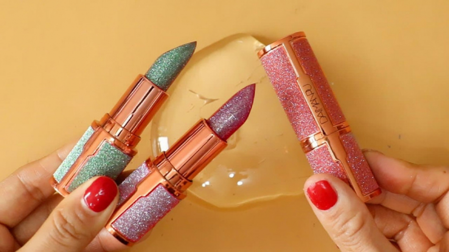 رنگ‌آمیزی اسلایم  رژ لب در اسل...