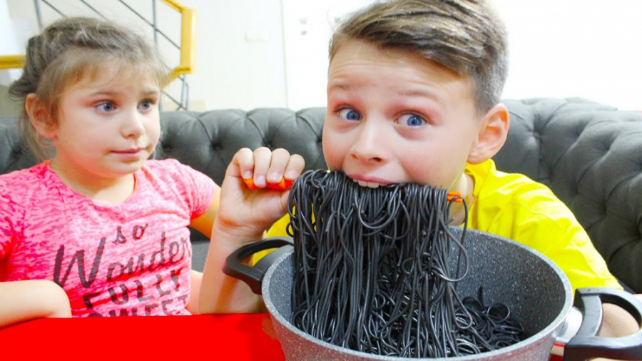 آدریاناشو  نودل سرخ شده جادویی...