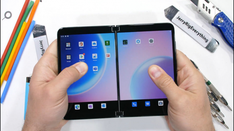 تست دوام سرفیس دوئو 2 در برابر...