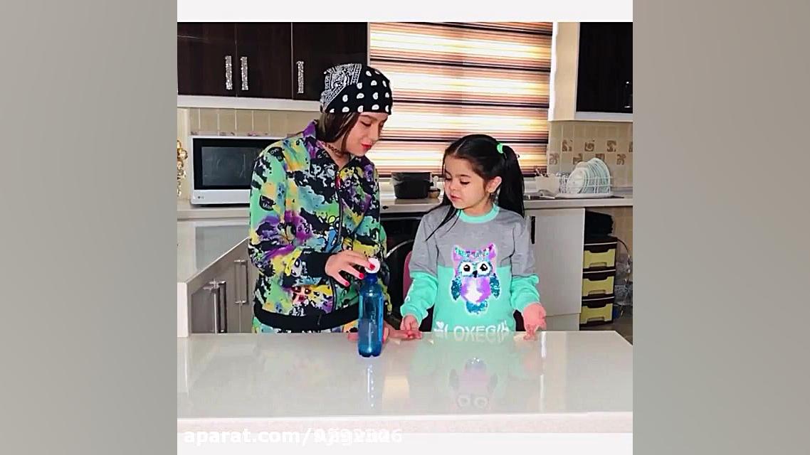 دامبس پارمیس و خواهرش پرنیا