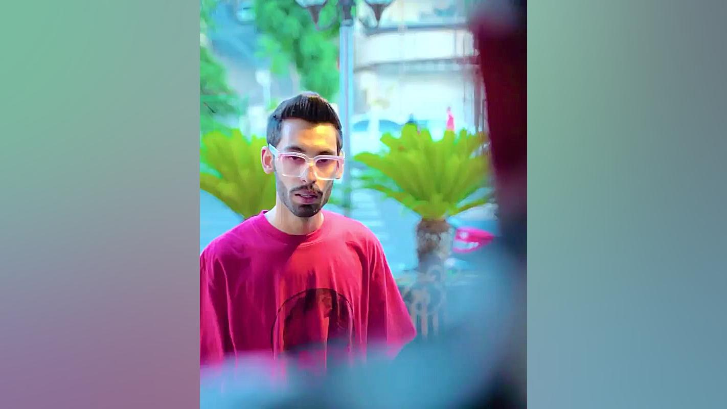 کلیپ طنز هول دختر با داش پویان...