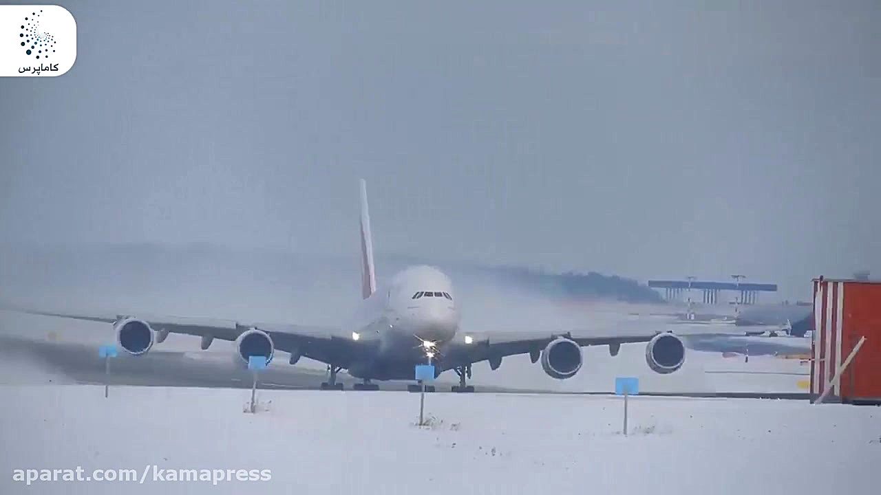 تیک آف هواپیمای ایرباس A380 در...