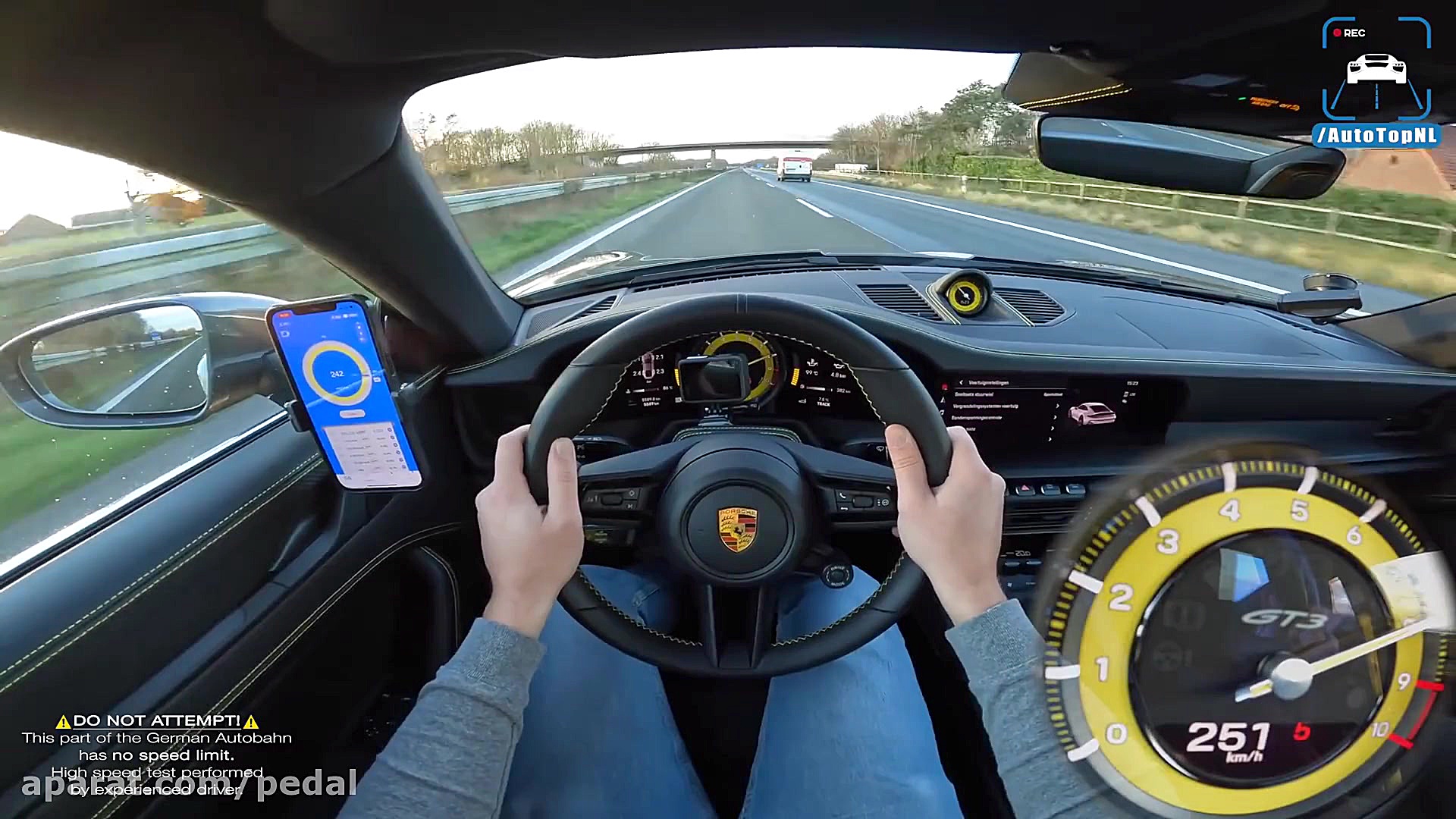 لذت رانندگی با پورشه 911Gt3 تو...