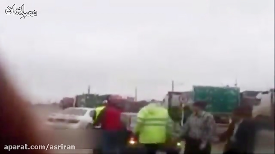 کتک زدن یک راننده توسط مامور ر...