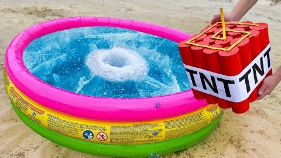 چالش تفریحی با ترقه  انفجار تر...