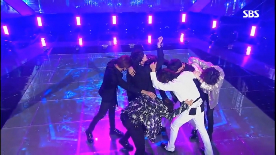 اجرای فک لاو از بی تی اس(BTS)