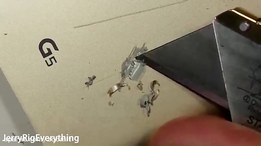 جنس بدنه جی 5 ال جی