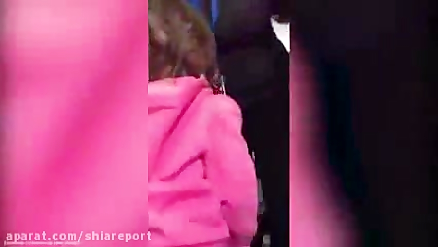 بیرون راندن یک خانواده مسلمان...