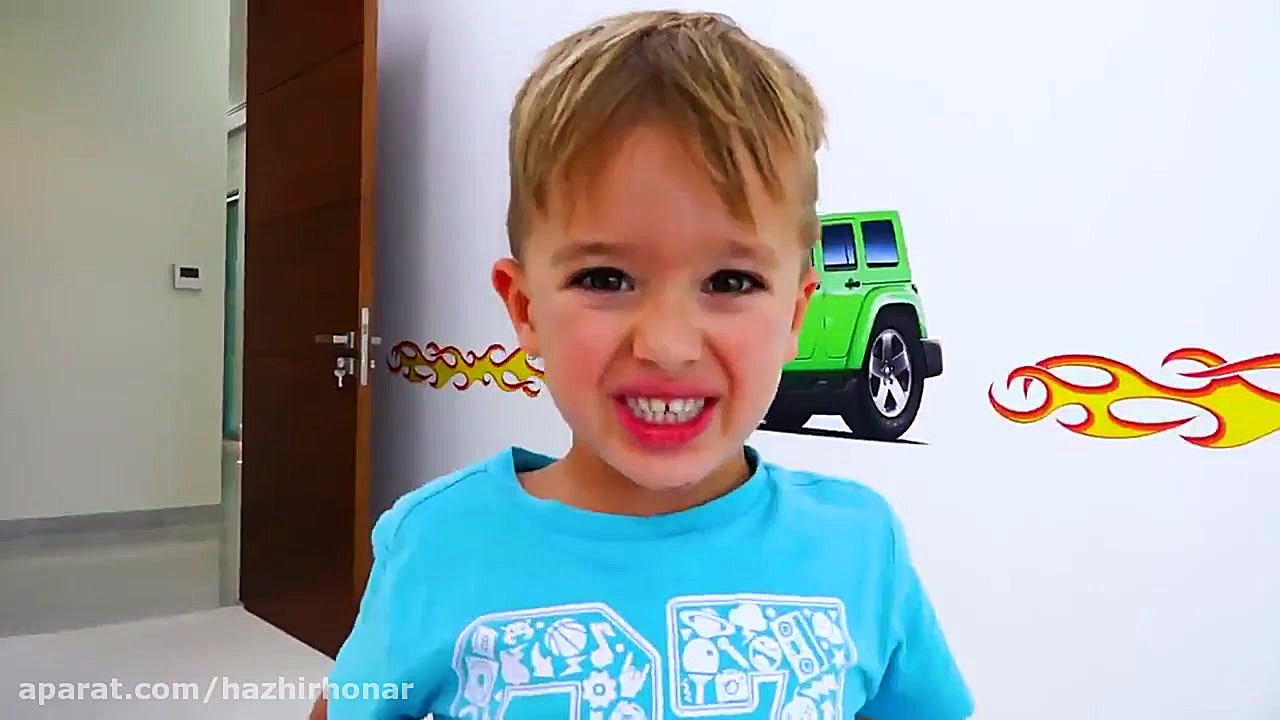 ولا و نیکی با اسباب بازی های ب...