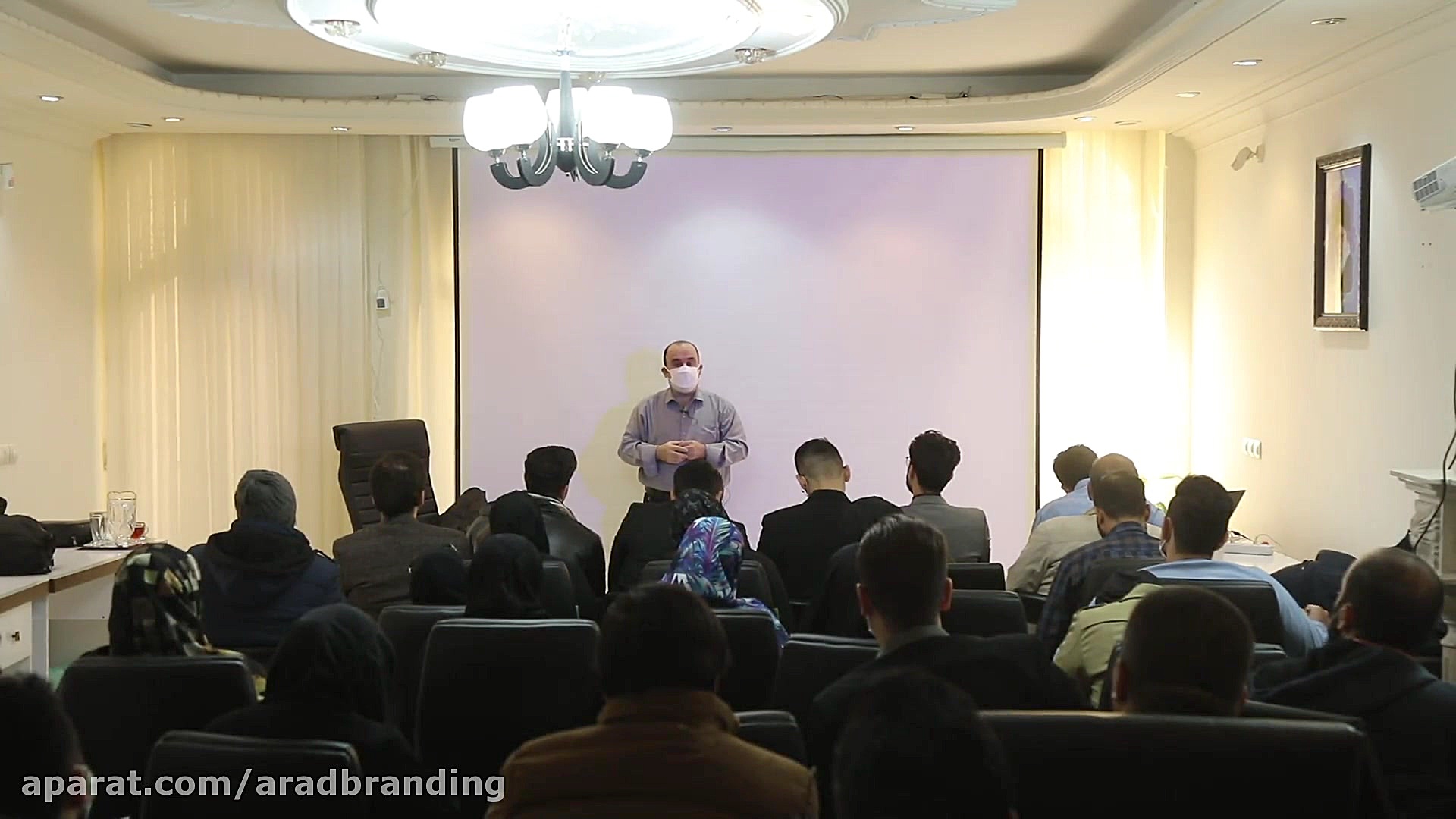 خریدار کسی است که حداقل به قصد...