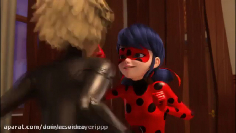 دختر کفشدوزکی و گربه سیاه