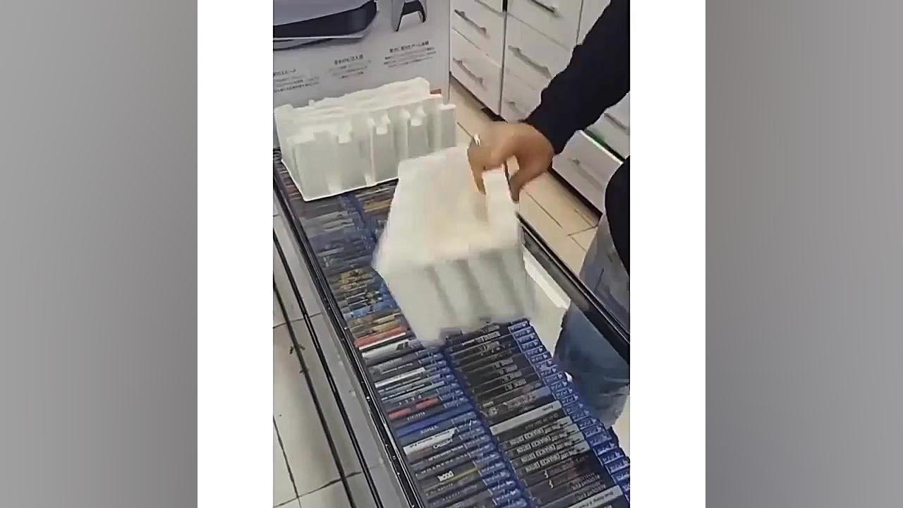 آنباکسینگ پی اس فایو