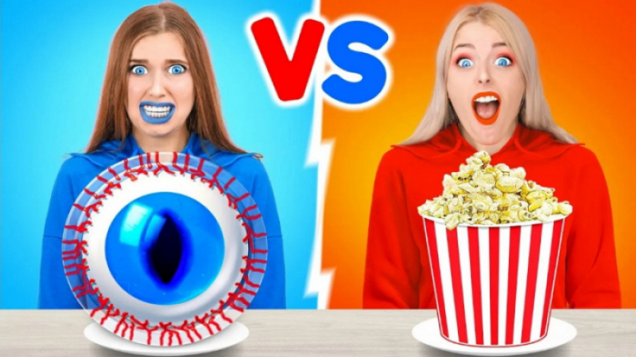 چالش خوراکی قرمز در برابر آبی...