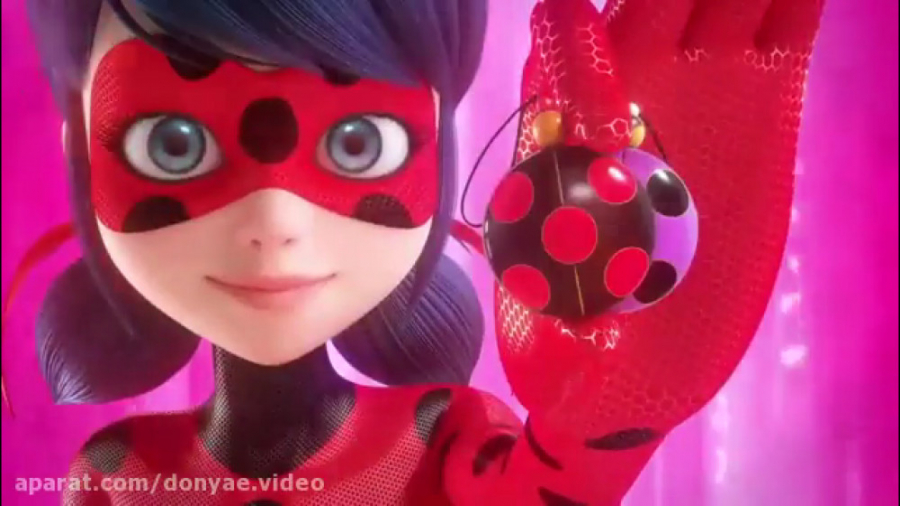 دختر کفشدوزکی و گربه سیاه