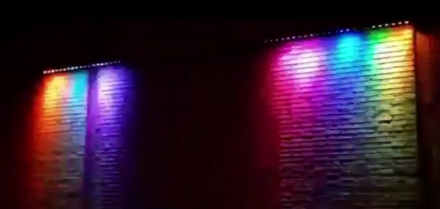 تست نور rgb بر روی نما با چراغ والواشر فولکالر