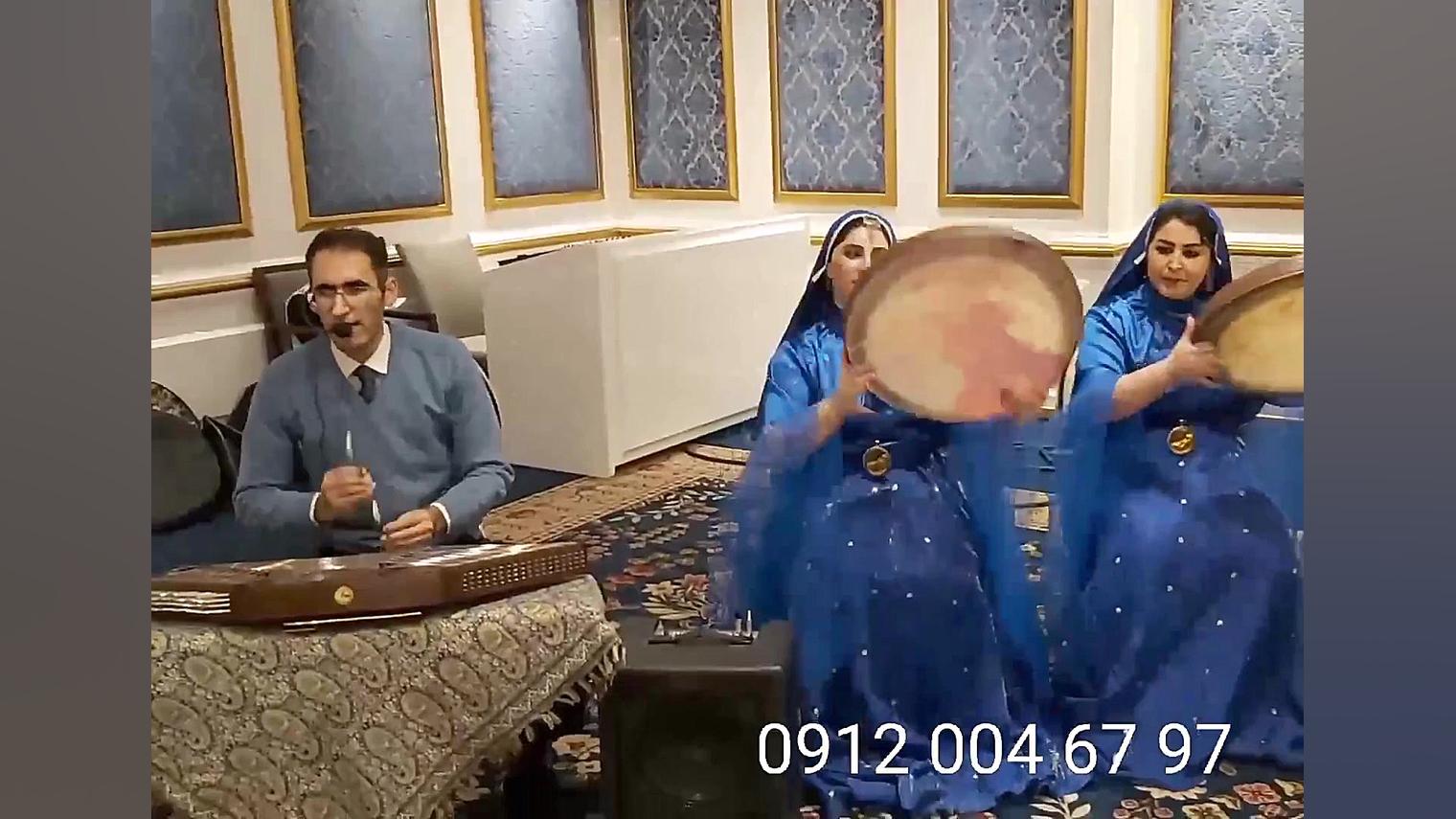 اجرای آهنگهای شاد ،دف وسنتور ۰...