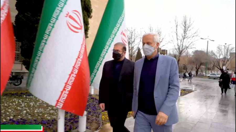 مراسم نمادین آغاز دهه فجر انقل...