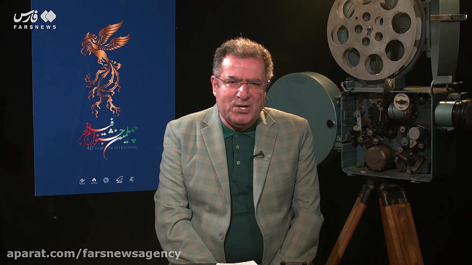 شاه حسینی: هنرمندان از مردم عق...