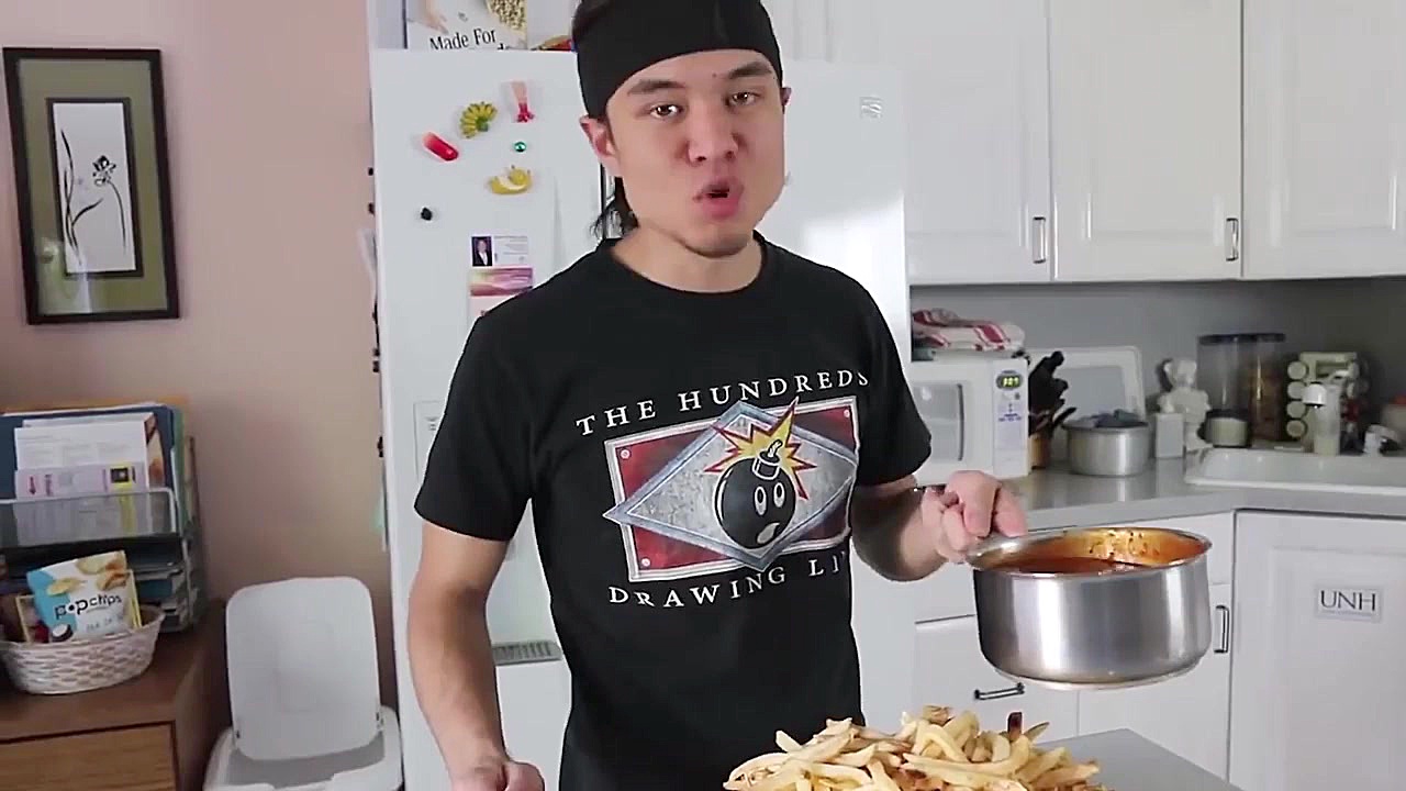 چالش غذا خوردن این همه سیب زمی...