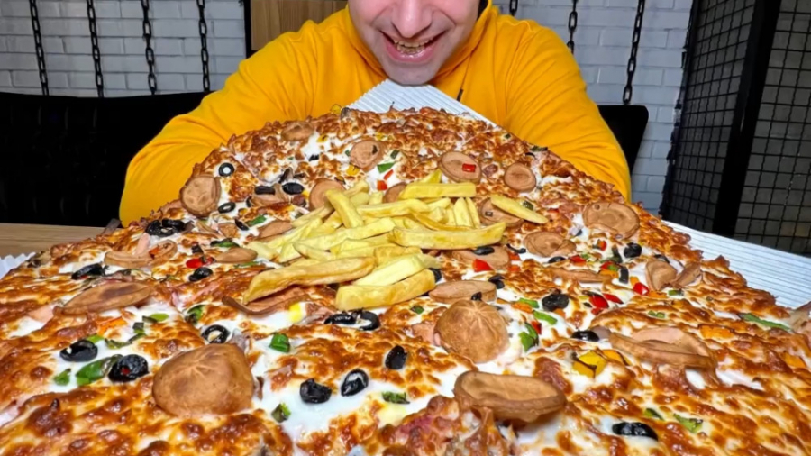 لانه کیک پیتزا همین جاست