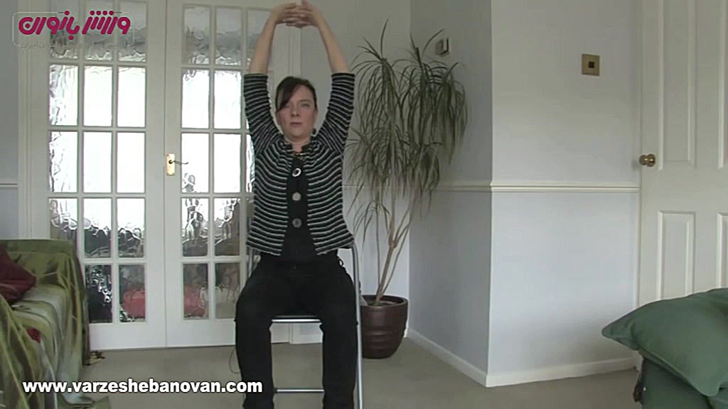 آموزی حرکات یوگا