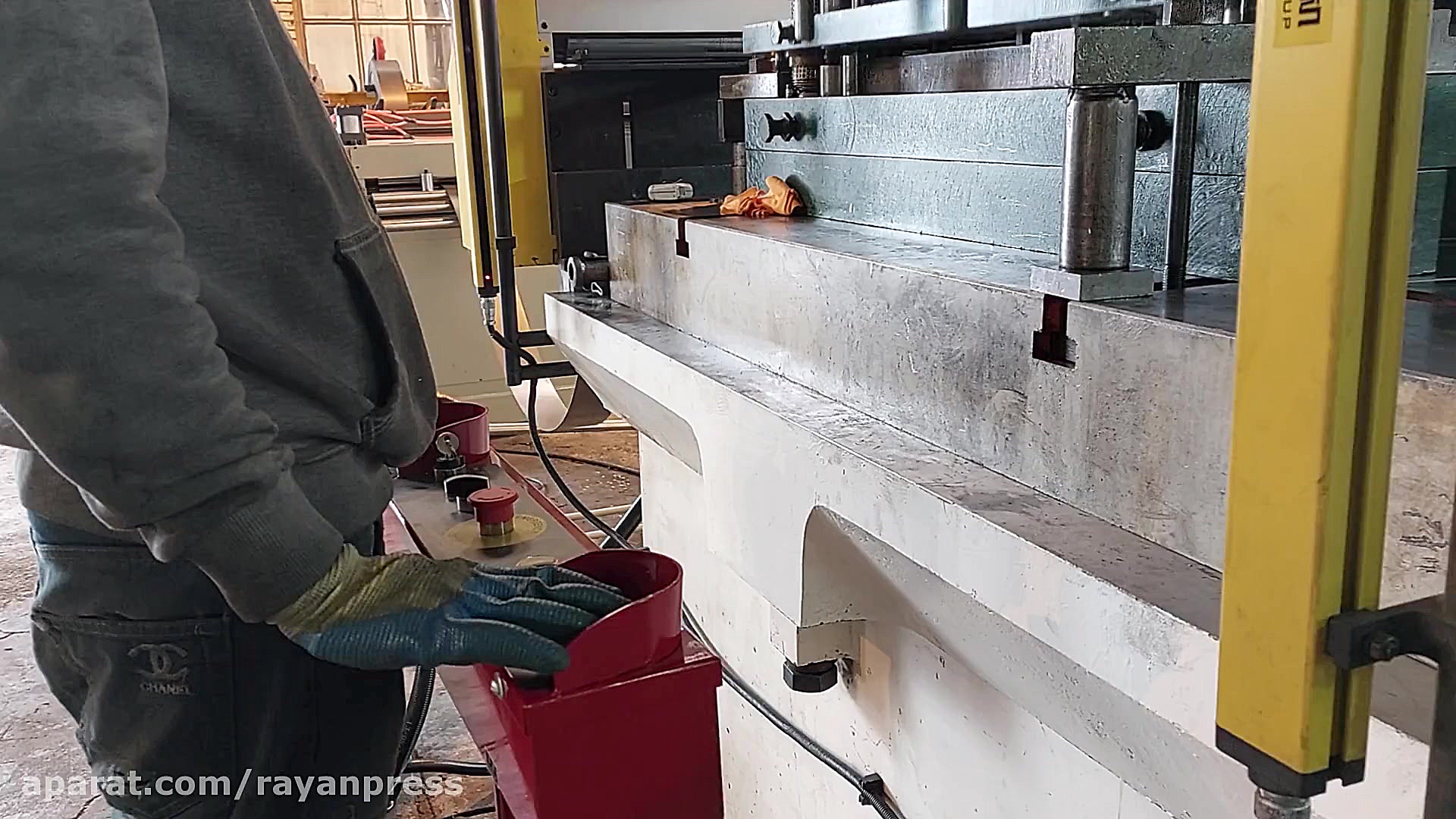 پرس ضربه ای 400 تن و خط کامل ف...