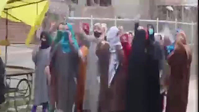 ️عکس سردار ایرانی بر دیوار خان...