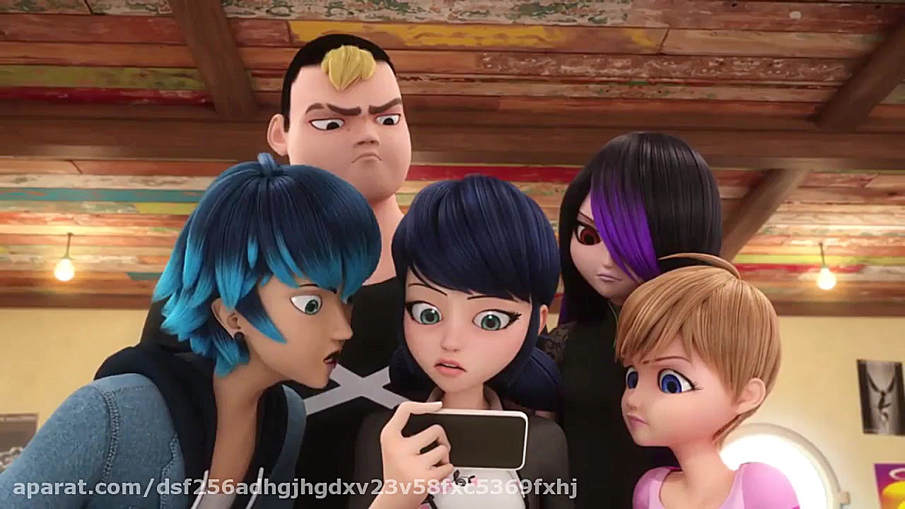 دختر کفشدوزکی و گربه سیاه