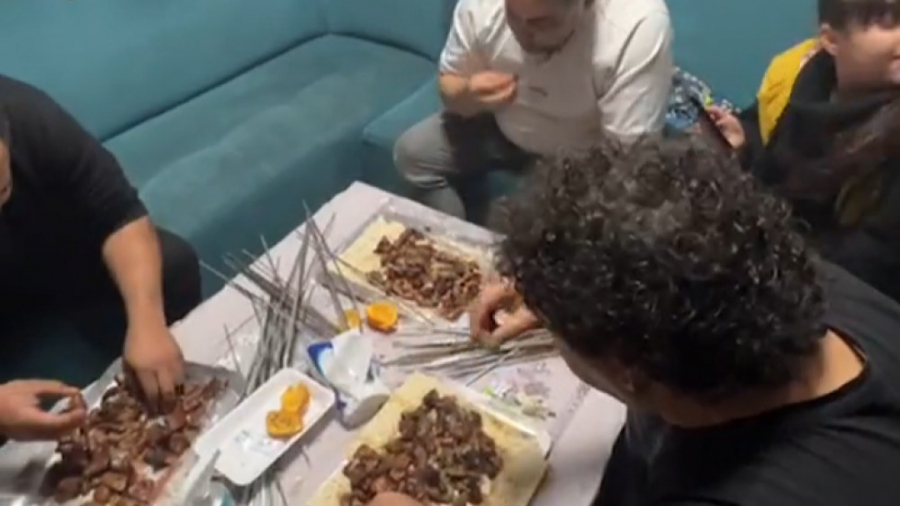 چالش سه نفره ۲۰ سیخ جگر در شش...