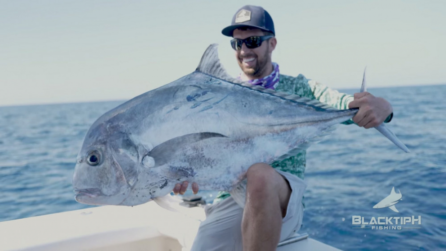 صید عنبرماهی و درفش&zwnj;ماهی