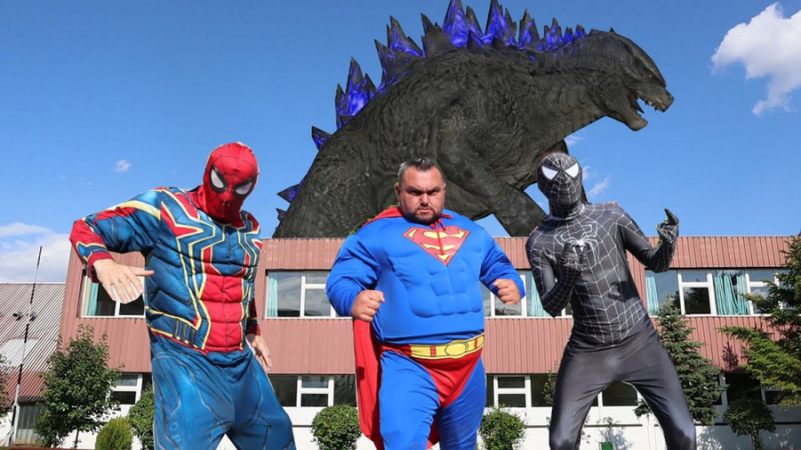 برنامه کودک ابرقهرمانان در مقا...