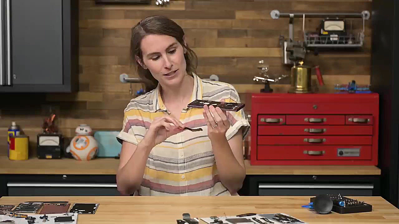 ویدئو کالبدشکافی گلکسی اس ۲۲ و...