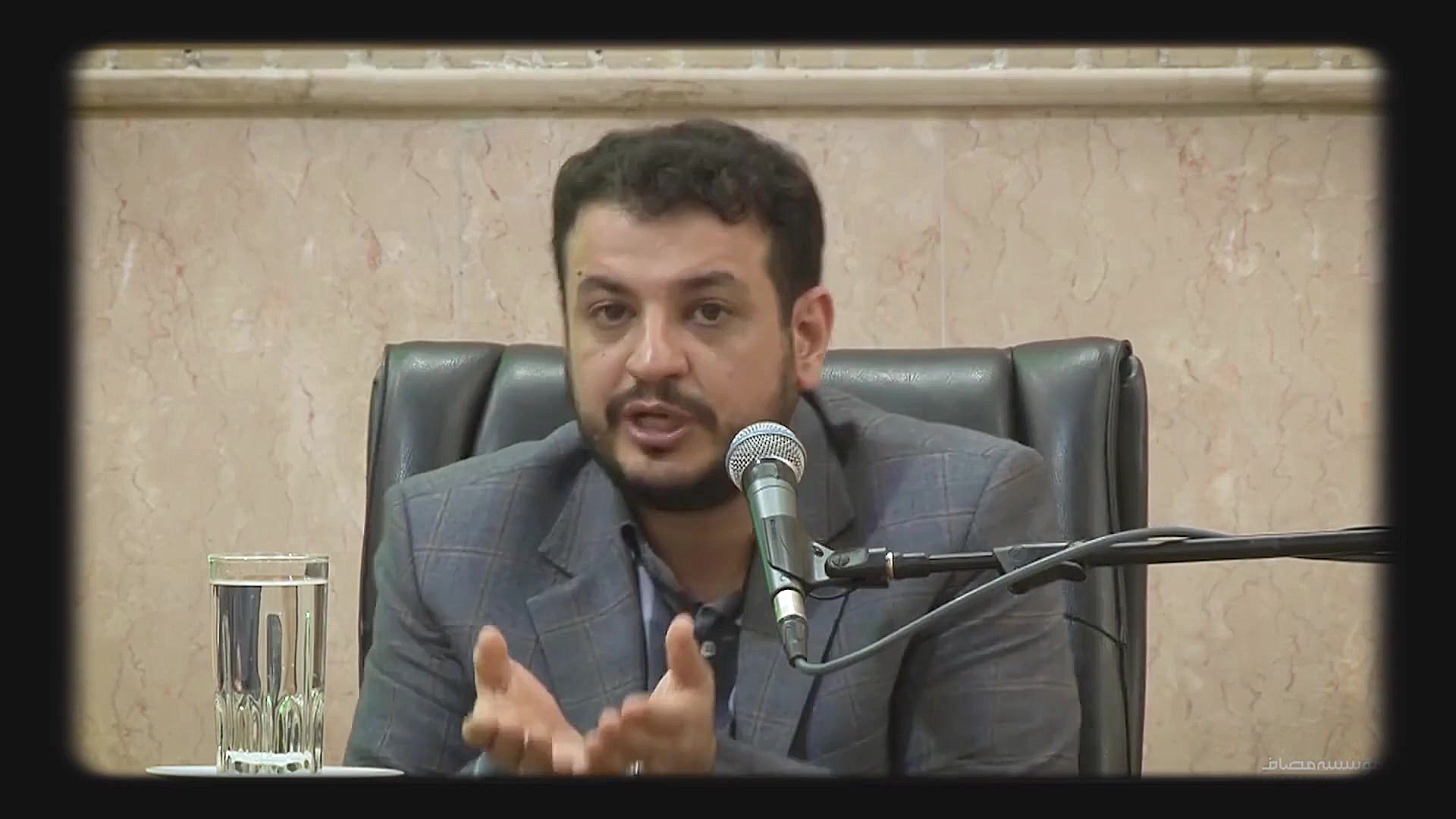 کلیپ استاد رائفی پور  قانون بک...