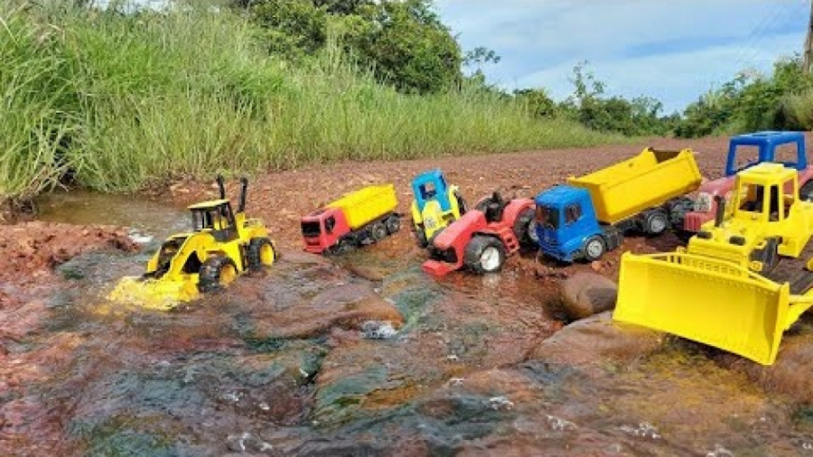 بازی با اسباب بازی ماشین بازی...