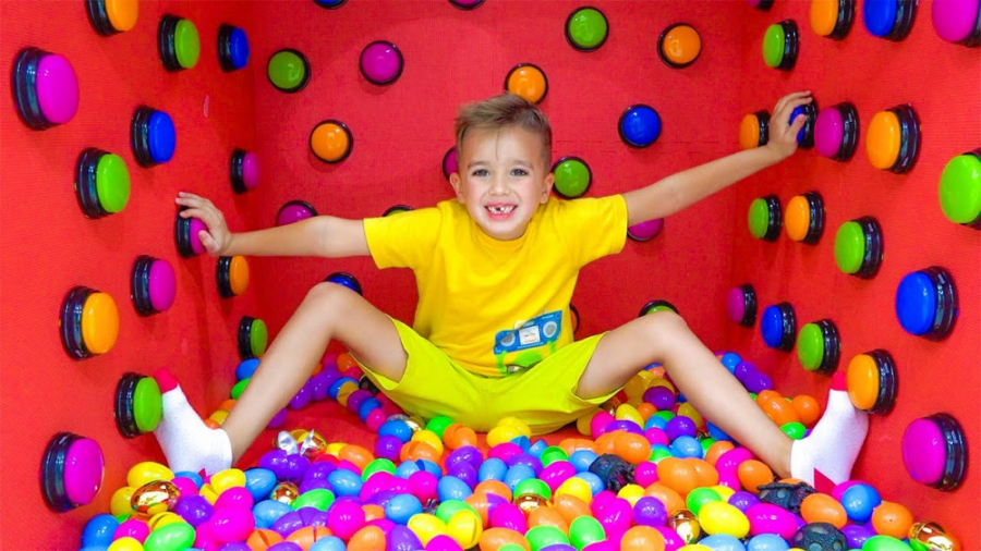 ولاد و نیکی  چالش 100 دکمه مرم...