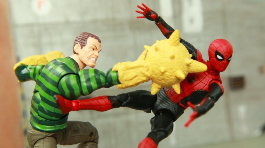 اسباب بازی و اکشن فیگور مرد عن...